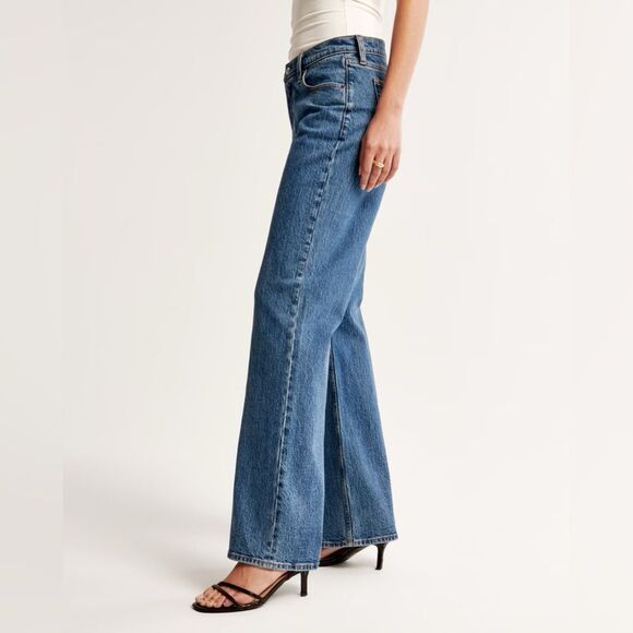 Abercrombie & Fitch • The baggy low rise jean - Picture 2 of 13